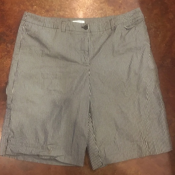 Anne Klein Sport Shorts - Picture 1 of 3